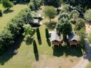 Camping Pas Cher vous présente avec son site Officiel campingpascher.fr, le Camping L'Air Du Temps classé 3 étoiles, situé sur la commune de Beaulieu dans le département Cantal (Auvergne) en France. Le camping L'Air Du Temps vous propose un hébergement de type lodge de 21 m² pour 2 personnes. Cet hébergement propose plus de 56 dates différentes pour réserver ! Pour dévouvrir la période la moins chère, consultez la rubrique 'Tarifs' et sélectionnez votre mois de départ. L'établissement vous propose 5 autres types d'hébergements. Découvrez tous nos séjours à petits prix dans la commune et aux alentours de Beaulieu du département : Cantal (Auvergne). Les Avis clients pour le Camping L'Air Du Temps sont excellents avec une note moyenne de 8 sur 10. Lac, Animation enfants, Animations familiales, Location de bateaux, Ping-pong, Pétanque, Randonnée, Sports nautiques, Dépôt de pain, Restaurant, Supermarché, Épicerie,... En savoir plus : cliquez-ICI.