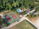 Camping Pas Cher vous présente avec son site Officiel campingpascher.fr, le Camping Ushuaia Villages La Colombière classé 3 étoiles, situé sur la commune de Beaumont Du Perigord dans le département Dordogne (Aquitaine) en France. Le camping Ushuaia Villages La Colombière, vous présente un hébergement de type mobil-home de 24 m² pour 4 personnes et télévision. Le camping Ushuaia Villages La Colombière vous propose du sam. 06 juin au sam. 13 juin 2026 pour 7 nuits à 189€. Cette location propose 13 dates différentes pour réserver votre séjour. Découvrez également les 4 autres gammes d'hébergements du camping. Les Avis clients pour le Camping Ushuaia Villages La Colombière sont excellents avec une note moyenne de 8 sur 10. LacRivière, Piscine chauffée, Piscine extérieure, Animation ados, Animation enfants, Animations familiales, Aire de jeux enfants, Canoë-kayak, Court de tennis, Cyclisme, Ping-pong, Piscine, Pétanque, Randonnée, Salle de jeux vidéo, Ski nautique, Terrain de football, Terrain multisports, Tir à l’arc, Trampoline, Bar, Boulangerie, Bureau de tabac, Créperie, Dépôt de pain, Pizzeria, Restaurant, Snack/Bar, Station-service, Supermarché, Épicerie,... En savoir plus : cliquez-ICI.