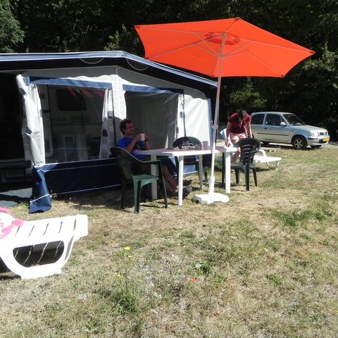 Cliquez pour découvrir toutes les photos de l'HÉBERGEMENT ! caravane - Les Deux Lacs photo 2