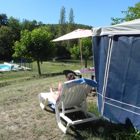 Cliquez pour découvrir toutes les photos de l'HÉBERGEMENT ! caravane - Les Deux Lacs photo 3