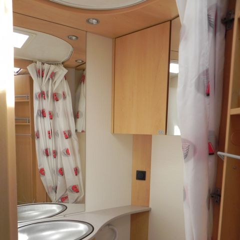Cliquez pour découvrir toutes les photos de l'HÉBERGEMENT ! caravane - Les Deux Lacs photo 4