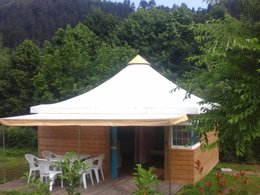 Camping Pas Cher vous présente avec son site Officiel campingpascher.fr, le Camping LES CHALETS DU LAC BELCAIRE classé 4 étoiles, situé sur la commune de Belcaire dans le département Aude (Languedoc Roussillon) en France. Le camping LES CHALETS DU LAC BELCAIRE vous propose un hébergement de type tente de 25 m² pour 2 personnes. L'établissement vous propose 10 autres types d'hébergements. Découvrez tous nos séjours à petits prix dans la commune et aux alentours de Belcaire du département : Aude (Languedoc Roussillon). Les Avis clients pour le Camping LES CHALETS DU LAC BELCAIRE sont excellents avec une note moyenne de 8 sur 10. Lac, Piscine couverte, Piscine extérieure, Club enfants, Aire de jeux enfants, Court de tennis, Cyclisme, Ping-pong, Pétanque, Randonnée, Salle de fitness, Trampoline, Bar, Boulangerie, Dépôt de pain, Pizzeria, Restaurant, Station-service, Épicerie,... En savoir plus : cliquez-ICI.