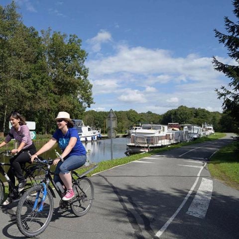 établissement L'Etang Des Forges photo 3