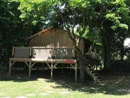 Camping Pas Cher vous présente avec son site Officiel campingpascher.fr, le Camping Du Perche Bellemois classé 3 étoiles, situé sur la commune de Belleme dans le département Orne (Basse Normandie) en France. Le camping Du Perche Bellemois, vous présente un hébergement de type tente de 30 m² pour 1 personne et télévision. Le camping Du Perche Bellemois vous propose du vendredi 03 avril au vendredi 10 avril 2026 pour 7 nuits à 420€. Cette location propose 187 dates différentes pour réserver votre séjour. Découvrez également les 10 autres gammes d'hébergements du camping. Les Avis clients pour le Camping Du Perche Bellemois sont excellents avec une note moyenne de 8 sur 10. Piscine extérieure, Aire de jeux enfants, Centre équestre, Cyclisme, Golf, Ping-pong, Pétanque, Randonnée, Structure gonflable enfants, Bar, Restaurant,... En savoir plus : cliquez-ICI.