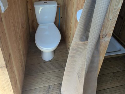 Cliquez pour découvrir toutes les photos de l'HÉBERGEMENT ! tente en toile et bois - Le Roc Del Rey photo 6