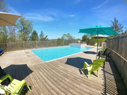 Camping Pas Cher vous présente avec son site Officiel campingpascher.fr, le Camping Le Roc Del Rey classé 2 étoiles, situé sur la commune de Belloc dans le département Ariège (Midi Pyrénées) en France. Le camping Le Roc Del Rey vous propose un hébergement de type tente en toile et bois de 27 m² pour 3 personnes. L'établissement vous propose 7 autres types d'hébergements. Découvrez tous nos séjours à petits prix dans la commune et aux alentours de Belloc du département : Ariège (Midi Pyrénées). Les Avis clients pour le Camping Le Roc Del Rey sont excellents avec une note moyenne de 9 sur 10. Piscine extérieure, Baby-foot, Canoë-kayak, Centre équestre, Cyclisme, Ping-pong, Randonnée,... En savoir plus : cliquez-ICI.