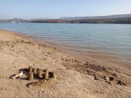 Camping Pas Cher vous présente avec son site Officiel campingpascher.fr, le Camping Le Roc Del Rey classé 2 étoiles, situé sur la commune de Belloc dans le département Ariège (Midi Pyrénées) en France. Le camping Le Roc Del Rey vous propose un hébergement de type chalet pour 4 personnes (télévision). L'établissement vous propose 7 autres types d'hébergements. Découvrez tous nos séjours à petits prix dans la commune et aux alentours de Belloc du département : Ariège (Midi Pyrénées). Les Avis clients pour le Camping Le Roc Del Rey sont excellents avec une note moyenne de 9 sur 10. Piscine extérieure, Baby-foot, Canoë-kayak, Centre équestre, Cyclisme, Ping-pong, Randonnée,... En savoir plus : cliquez-ICI.