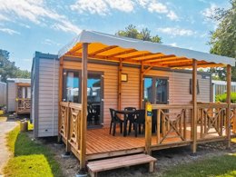 Camping Pas Cher vous présente avec son site Officiel campingpascher.fr, le Camping Maeva Club La Mer Blanche classé 4 étoiles, situé sur la commune de Benodet dans le département Finistère (Bretagne) en France. Le camping Maeva Club La Mer Blanche, vous présente un hébergement de type mobil-home de 30 m² pour 5 personnes avec climatisation et télévision. Le camping Maeva Club La Mer Blanche vous proposeun séjour PAS CHER avec une REMISEdu sam. 30 mai au sam. 06 juin 2026, en promotion à -40% pour 7 nuits à 227,40 € au lieu de 379,0 € soit une Économie de 151,60 €. Cette location propose 89 dates différentes pour réserver votre séjour. Découvrez également les 19 autres gammes d'hébergements du camping. Les Avis clients pour le Camping Maeva Club La Mer Blanche sont excellents avec une note moyenne de 8 sur 10. Mer, Parc aquatique, Piscine couverte, Piscine extérieure, Animations familiales, Club enfants, Aire de jeux enfants, Canoë-kayak, Centre équestre, Court de tennis, Cyclisme, Golf, Ping-pong, Planche à voile, Pétanque, Salle de jeux vidéo, Structure gonflable enfants, Terrain multisports, Bar, Dépôt de pain, Restaurant, Supermarché, Épicerie,... En savoir plus : cliquez-ICI.