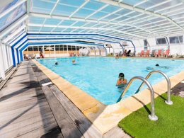 Camping Pas Cher vous présente avec son site Officiel campingpascher.fr, le Camping Maeva Club La Mer Blanche classé 4 étoiles, situé sur la commune de Benodet dans le département Finistère (Bretagne) en France. Le camping Maeva Club La Mer Blanche, vous présente un hébergement de type mobil-home de 30 m² pour 6 personnes et télévision. Le camping Maeva Club La Mer Blanche vous proposeun séjour PAS CHER avec une REMISEdu sam. 30 mai au sam. 06 juin 2026, en promotion à -40% pour 7 nuits à 203,40 € au lieu de 339,0 € soit une Économie de 135,60 €. Cette location propose 65 dates différentes pour réserver votre séjour. Découvrez également les 19 autres gammes d'hébergements du camping. Les Avis clients pour le Camping Maeva Club La Mer Blanche sont excellents avec une note moyenne de 8 sur 10. Mer, Parc aquatique, Piscine couverte, Piscine extérieure, Animations familiales, Club enfants, Aire de jeux enfants, Canoë-kayak, Centre équestre, Court de tennis, Cyclisme, Golf, Ping-pong, Planche à voile, Pétanque, Salle de jeux vidéo, Structure gonflable enfants, Terrain multisports, Bar, Dépôt de pain, Restaurant, Supermarché, Épicerie,... En savoir plus : cliquez-ICI.