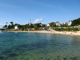 Camping Pas Cher vous présente avec son site Officiel campingpascher.fr, le Camping Maeva Club La Mer Blanche classé 4 étoiles, situé sur la commune de Benodet dans le département Finistère (Bretagne) en France. Le camping Maeva Club La Mer Blanche, vous présente un hébergement de type mobil-home de 30 m² pour 5 personnes avec climatisation et télévision. Le camping Maeva Club La Mer Blanche vous proposeun séjour PAS CHER avec une REMISEdu sam. 30 mai au sam. 06 juin 2026, en promotion à -40% pour 7 nuits à 227,40 € au lieu de 379,0 € soit une Économie de 151,60 €. Cette location propose 89 dates différentes pour réserver votre séjour. Découvrez également les 19 autres gammes d'hébergements du camping. Les Avis clients pour le Camping Maeva Club La Mer Blanche sont excellents avec une note moyenne de 8 sur 10. Mer, Parc aquatique, Piscine couverte, Piscine extérieure, Animations familiales, Club enfants, Aire de jeux enfants, Canoë-kayak, Centre équestre, Court de tennis, Cyclisme, Golf, Ping-pong, Planche à voile, Pétanque, Salle de jeux vidéo, Structure gonflable enfants, Terrain multisports, Bar, Dépôt de pain, Restaurant, Supermarché, Épicerie,... En savoir plus : cliquez-ICI.
