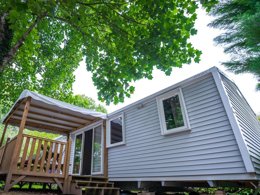 Camping Pas Cher vous présente avec son site Officiel campingpascher.fr, le Camping Baretous Pyrénées classé 4 étoiles, situé sur la commune de Aramits dans le département Pyrénées-atlantiques (Aquitaine) en France. Le camping Baretous Pyrénées, vous présente un hébergement de type mobil-home de 34 m² pour 2 personnes. Le camping Baretous Pyrénées vous propose du lundi 06 avril au lundi 13 avril 2026 pour 7 nuits à 315€. Cette location propose 82 dates différentes pour réserver votre séjour. Découvrez également les 5 autres gammes d'hébergements du camping. Les Avis clients pour le Camping Baretous Pyrénées sont excellents avec une note moyenne de 9 sur 10. Piscine chauffée, Piscine extérieure, Club enfants, Aire de jeux enfants, Canoë-kayak, Centre équestre, Cyclisme, Ping-pong, Pétanque, Randonnée, Salle de jeux vidéo, Terrain de badminton, Terrain de volley-ball, Bar, Dépôt de pain, Snack/Bar, Supermarché, Épicerie,... En savoir plus : cliquez-ICI.