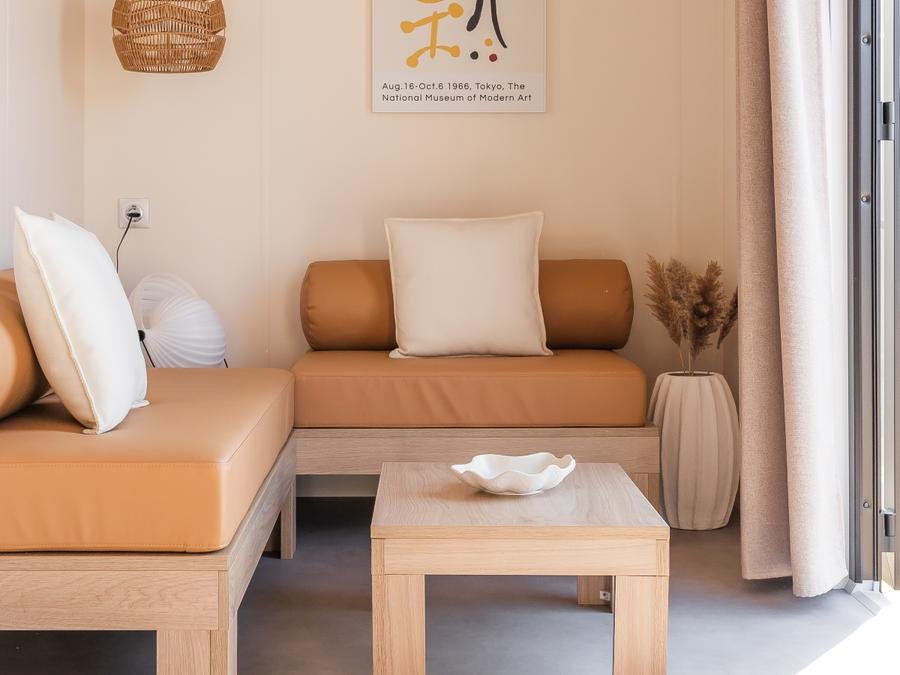Camping Pas Cher vous présente avec son site Officiel campingpascher.fr, le Camping Domaine De Sainte Véziane classé 4 étoiles, situé sur la commune de Bessan dans le département Hérault (Languedoc Roussillon) en France. Le camping Domaine De Sainte Véziane, vous présente un hébergement de type mobil-home de 31 m² avec climatisation et télévision. Le camping Domaine De Sainte Véziane vous propose du sam. 12 septembre au sam. 19 septembre 2026, en promotion à -14% pour 7 nuits à 360 € au lieu de 420,0 € soit une Économie de 60 €. Cette location propose 89 dates différentes pour réserver votre séjour. Découvrez également les 8 autres gammes d'hébergements du camping. Les Avis clients pour le Camping Domaine De Sainte Véziane sont excellents avec une note moyenne de 8 sur 10. Parc aquatique, Piscine extérieure, Animations familiales, Club enfants, Aire de jeux enfants, Canoë-kayak, Centre équestre, Cyclisme, Golf, Jet-ski, Paddle, Parcours sportif, Ping-pong, Pétanque, Randonnée, Terrain de beach-volley, Terrain multisports, kiteSurf, Bar, Dépôt de pain, Pizzeria, Plats à emporter, Snack/Bar, Supermarché,... En savoir plus : cliquez-ICI.