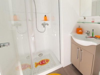 Cliquez pour découvrir toutes les photos de l'HÉBERGEMENT ! mobil-home - Domaine De Sainte Véziane photo 5