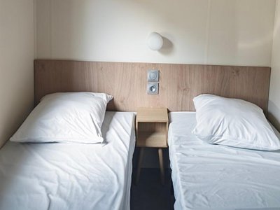 Cliquez pour découvrir toutes les photos de l'HÉBERGEMENT ! mobil-home - Domaine De Sainte Véziane photo 10