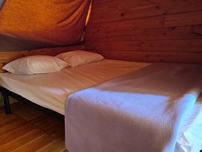 Cliquez pour découvrir toutes les photos de l'HÉBERGEMENT ! tente en toile et bois - Resort & - Val De Braye photo 3