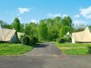 Cliquez pour découvrir toutes les photos de l'HÉBERGEMENT ! tente en toile et bois - camping Resort & - Val De Braye photo 4