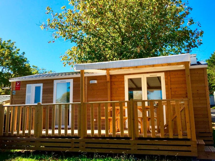 Camping Pas Cher vous présente avec son site Officiel campingpascher.fr, le Camping Le Ruisseau Des Pyrénées classé 5 étoiles, situé sur la commune de Bidart dans le département Pyrénées-atlantiques (Aquitaine) en France. Le camping Le Ruisseau Des Pyrénées, vous présente un hébergement de type mobil-home de 34 m². Le camping Le Ruisseau Des Pyrénées vous proposeun séjour PAS CHER avec une REMISEdu sam. 06 juin au sam. 13 juin 2026, en promotion à -39% pour 7 nuits à 361,46 € au lieu de 598,0 € soit une Économie de 236,54 €. Cette location propose 11 dates différentes pour réserver votre séjour. Découvrez également les 3 autres gammes d'hébergements du camping. Les Avis clients pour le Camping Le Ruisseau Des Pyrénées sont de 7 sur 10. Bassin enfant, Parc aquatique, Piscine couverte, Piscine extérieure, Animations familiales, Club ados, Club enfants, Aire de jeux enfants, Centre équestre, Cyclisme, Golf, Pétanque, Rafting, Randonnée, Structure gonflable enfants, Surf, Terrain de basketball, Terrain de beach-volley, Terrain de football, Terrain multisports, Bar, Boulangerie, Restaurant, Épicerie,... En savoir plus : cliquez-ICI.