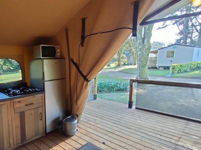 tente en toile et bois - Le Clos Du Blavet photo 14