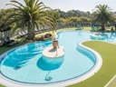 Camping Pas Cher vous présente avec son site Officiel campingpascher.fr, le Camping Erreka classé 4 étoiles, situé sur la commune de Bidart dans le département Pyrénées-atlantiques (Aquitaine) en France. Le camping Erreka, vous présente un hébergement de type hébergement insolite de 16 m² pour 4 personnes. Le camping Erreka vous proposeun séjour PAS CHER avec une REMISEdu vendredi 05 juin au vendredi 12 juin 2026 avec une PROMO de DERNIÈRE MINUTE, en promotion à -30% pour 7 nuits à 234,40 € au lieu de 339 € soit une Économie de 104,60 €. Cette location propose 23 dates différentes pour réserver votre séjour. Découvrez également les 6 autres gammes d'hébergements du camping. Les Avis clients pour le Camping Erreka sont excellents avec une note moyenne de 8 sur 10. Piscine chauffée, Piscine extérieure, Animations familiales, Club enfants, Aire de jeux enfants, Baby-foot, Cyclisme, Golf, Piscine, Plongée, Pétanque, Randonnée, Surf, Plats à emporter, Restaurant, Épicerie,... En savoir plus : cliquez-ICI.