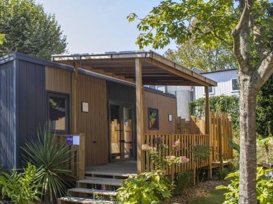 Camping Pas Cher vous présente avec son site Officiel campingpascher.fr, le Camping Oyam classé 4 étoiles, situé sur la commune de Bidart dans le département Pyrénées-atlantiques (Aquitaine) en France. Le camping Oyam vous propose un hébergement de type mobil-home de 32 m² avec climatisation (télévision). L'établissement vous propose 39 autres types d'hébergements. Découvrez tous nos séjours à petits prix dans la commune et aux alentours de Bidart du département : Pyrénées-atlantiques (Aquitaine). Les Avis clients pour le Camping Oyam sont de 7 sur 10. Mer, Parc aquatique, Piscine chauffée, Piscine extérieure, Animation ados, Animations familiales, Club enfants, Aire de jeux enfants, Canoë-kayak, Cyclisme, Golf, Jet-ski, Location de bateaux, Ping-pong, Planche à voile, Plongée, Pédalo, Pétanque, Randonnée, Ski nautique, Surf, Terrain de football, Terrain multisports, Bar, Boulangerie, Bureau de tabac, Dépôt de pain, Pizzeria, Plats à emporter, Snack/Bar, Station-service, Supermarché,... En savoir plus : cliquez-ICI.