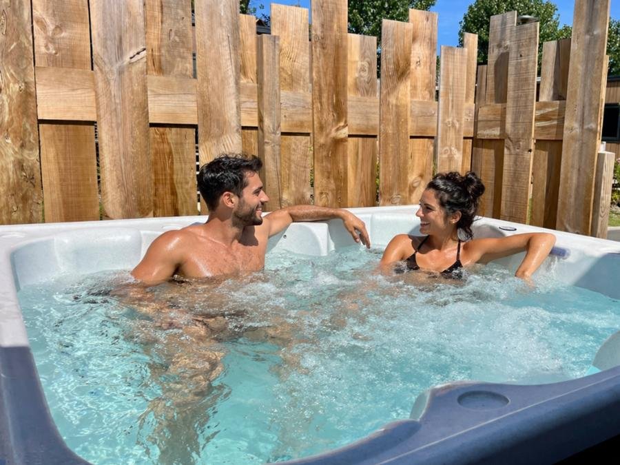 Camping Pas Cher vous présente avec son site Officiel campingpascher.fr, le Camping Oyam classé 4 étoiles, situé sur la commune de Bidart dans le département Pyrénées-atlantiques (Aquitaine) en France. Le camping Oyam vous propose un hébergement de type mobil-home de 36 m² avec climatisation (télévision). L'établissement vous propose 42 autres types d'hébergements. Découvrez tous nos séjours à petits prix dans la commune et aux alentours de Bidart du département : Pyrénées-atlantiques (Aquitaine). Les Avis clients pour le Camping Oyam sont de 7 sur 10. Mer, Parc aquatique, Piscine chauffée, Piscine extérieure, Animation ados, Animations familiales, Club enfants, Aire de jeux enfants, Canoë-kayak, Cyclisme, Golf, Jet-ski, Location de bateaux, Ping-pong, Planche à voile, Plongée, Pédalo, Pétanque, Randonnée, Ski nautique, Surf, Terrain de football, Terrain multisports, Bar, Boulangerie, Bureau de tabac, Dépôt de pain, Pizzeria, Plats à emporter, Snack/Bar, Station-service, Supermarché,... En savoir plus : cliquez-ICI.