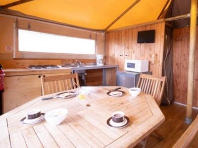 Cliquez pour découvrir toutes les photos de l'HÉBERGEMENT ! tente en toile et bois - Oyam photo 2