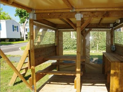 Cliquez pour découvrir toutes les photos de l'HÉBERGEMENT ! tente en toile et bois - Oyam photo 2