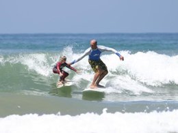 Camping Pas Cher vous présente avec son site Officiel campingpascher.fr, le Camping Oyam classé 4 étoiles, situé sur la commune de Bidart dans le département Pyrénées-atlantiques (Aquitaine) en France. Le camping Oyam, vous présente un hébergement de type tente en toile et bois de 9 m² pour 1 personne. Le camping Oyam vous propose du dimanche 14 juin au dimanche 21 juin 2026, en promotion à -10% pour 7 nuits à 178,20 € au lieu de 198,0 € soit une Économie de 19,80 €. Cette location propose 61 dates différentes pour réserver votre séjour. Découvrez également les 49 autres gammes d'hébergements du camping. Les Avis clients pour le Camping Oyam sont de 7 sur 10. Mer, Parc aquatique, Piscine chauffée, Piscine extérieure, Animation ados, Animations familiales, Club enfants, Aire de jeux enfants, Canoë-kayak, Cyclisme, Golf, Jet-ski, Location de bateaux, Ping-pong, Planche à voile, Plongée, Pédalo, Pétanque, Randonnée, Ski nautique, Surf, Terrain de football, Terrain multisports, Bar, Boulangerie, Bureau de tabac, Dépôt de pain, Pizzeria, Plats à emporter, Snack/Bar, Station-service, Supermarché,... En savoir plus : cliquez-ICI.