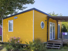 Camping Pas Cher vous présente avec son site Officiel campingpascher.fr, le Camping Oyam classé 4 étoiles, situé sur la commune de Bidart dans le département Pyrénées-atlantiques (Aquitaine) en France. Le camping Oyam, vous présente un hébergement de type mobil-home de 28 m² avec climatisation et télévision. Le camping Oyam vous propose du lundi 25 mai au lundi 01 juin 2026, en promotion à -10% pour 7 nuits à 472,50 € au lieu de 525,0 € soit une Économie de 52,50 €. Cette location propose 62 dates différentes pour réserver votre séjour. Découvrez également les 49 autres gammes d'hébergements du camping. Les Avis clients pour le Camping Oyam sont de 7 sur 10. Mer, Parc aquatique, Piscine chauffée, Piscine extérieure, Animation ados, Animations familiales, Club enfants, Aire de jeux enfants, Canoë-kayak, Cyclisme, Golf, Jet-ski, Location de bateaux, Ping-pong, Planche à voile, Plongée, Pédalo, Pétanque, Randonnée, Ski nautique, Surf, Terrain de football, Terrain multisports, Bar, Boulangerie, Bureau de tabac, Dépôt de pain, Pizzeria, Plats à emporter, Snack/Bar, Station-service, Supermarché,... En savoir plus : cliquez-ICI.