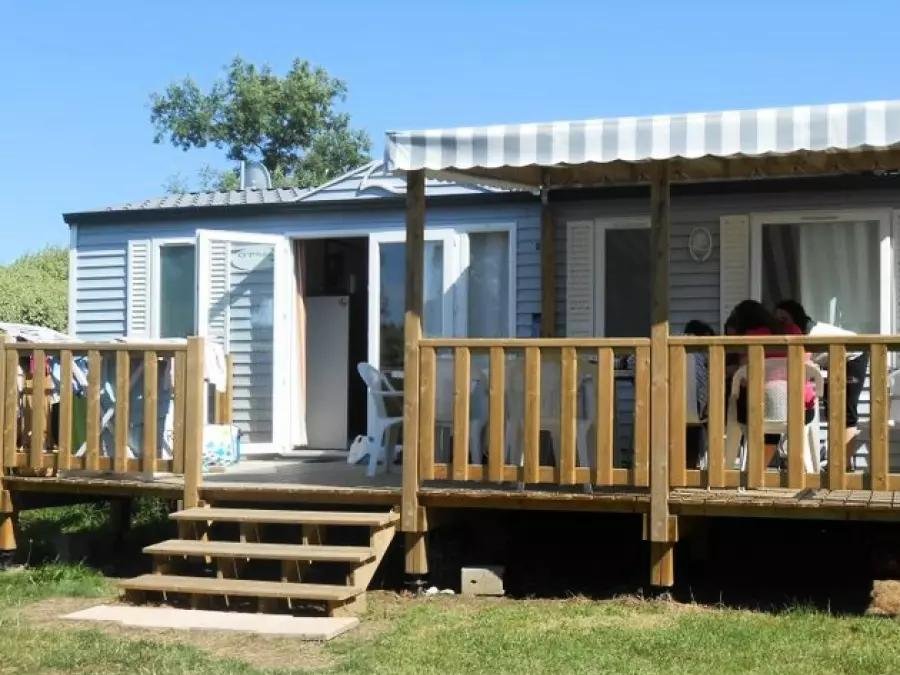 Camping Pas Cher vous présente avec son site Officiel campingpascher.fr, le Camping Le Panoramic classé 4 étoiles, situé sur la commune de Binic dans le département Côtes-d'armor (Bretagne) en France. Le camping Le Panoramic, vous présente un hébergement de type mobil-home de 36 m² et télévision. Le camping Le Panoramic vous propose du dimanche 07 juin au dimanche 14 juin 2026 pour 7 nuits à 693€. Cette location propose 36 dates différentes pour réserver votre séjour. Découvrez également les 15 autres gammes d'hébergements du camping. Les Avis clients pour le Camping Le Panoramic sont excellents avec une note moyenne de 8 sur 10. Piscine couverte, Piscine extérieure, Animation ados, Animation enfants, Animations familiales, Aire de jeux enfants, Centre équestre, Golf, Ping-pong, Pétanque, Randonnée, Salle de jeux vidéo, Terrain multisports, Bar, Dépôt de pain, Snack/Bar, Épicerie,... En savoir plus : cliquez-ICI.