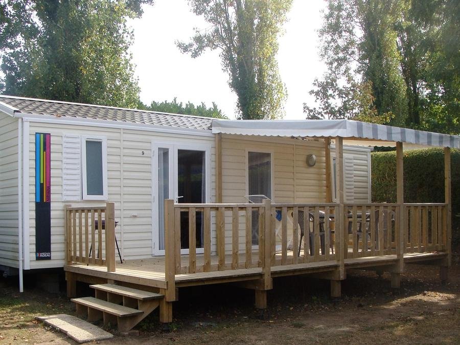 Camping Pas Cher vous présente avec son site Officiel campingpascher.fr, le Camping Le Panoramic classé 4 étoiles, situé sur la commune de Binic dans le département Côtes-d'armor (Bretagne) en France. Le camping Le Panoramic, vous présente un hébergement de type mobil-home de 31 m² et télévision. Le camping Le Panoramic vous propose du sam. 05 septembre au sam. 12 septembre 2026 pour 7 nuits à 616€. Cette location propose 21 dates différentes pour réserver votre séjour. Découvrez également les 15 autres gammes d'hébergements du camping. Les Avis clients pour le Camping Le Panoramic sont excellents avec une note moyenne de 8 sur 10. Piscine couverte, Piscine extérieure, Animation ados, Animation enfants, Animations familiales, Aire de jeux enfants, Centre équestre, Golf, Ping-pong, Pétanque, Randonnée, Salle de jeux vidéo, Terrain multisports, Bar, Dépôt de pain, Snack/Bar, Épicerie,... En savoir plus : cliquez-ICI.