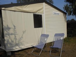 Camping Pas Cher vous présente avec son site Officiel campingpascher.fr, le Camping Le Panoramic classé 4 étoiles, situé sur la commune de Binic dans le département Côtes-d'armor (Bretagne) en France. Le camping Le Panoramic, vous présente un hébergement de type tente en toile et bois de 25 m². Le camping Le Panoramic vous propose du mercredi 01 avril au mercredi 08 avril 2026 pour 7 nuits à 420€. Cette location propose 13 dates différentes pour réserver votre séjour. Découvrez également les 10 autres gammes d'hébergements du camping. Les Avis clients pour le Camping Le Panoramic sont excellents avec une note moyenne de 8 sur 10. Piscine couverte, Piscine extérieure, Animation ados, Animation enfants, Animations familiales, Aire de jeux enfants, Centre équestre, Golf, Ping-pong, Pétanque, Randonnée, Salle de jeux vidéo, Terrain multisports, Bar, Dépôt de pain, Snack/Bar, Épicerie,... En savoir plus : cliquez-ICI.