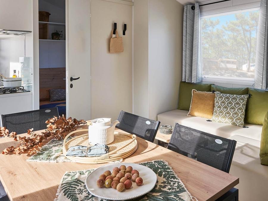 Camping Pas Cher vous présente avec son site Officiel campingpascher.fr, le Camping Club Le Vivier 4* - MS VACANCES classé 4 étoiles, situé sur la commune de Biscarrosse dans le département Landes (Aquitaine) en France. Le camping Club Le Vivier 4* - MS VACANCES vous propose un hébergement de type mobil-home de 33 m² pour 6 personnes avec climatisation (télévision). L'établissement vous propose 27 autres types d'hébergements. Découvrez tous nos séjours à petits prix dans la commune et aux alentours de Biscarrosse du département : Landes (Aquitaine). Les Avis clients pour le Camping Club Le Vivier 4* - MS VACANCES sont excellents avec une note moyenne de 8 sur 10. Mer, Piscine chauffée, Piscine extérieure, Animations familiales, Club ados, Club enfants, Aire de jeux enfants, Centre équestre, Court de padel en extérieur, Cyclisme, Golf, Parcours sportif, Ping-pong, Pédalo, Pétanque, Salle de fitness, Salle de jeux vidéo, Structure gonflable enfants, Surf, Terrain multisports, Tir à l’arc, Bar, Dépôt de pain, Restaurant, Snack/Bar, Épicerie,... En savoir plus : cliquez-ICI.