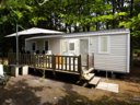 Camping Pas Cher vous présente avec son site Officiel campingpascher.fr, le Camping En Chon Les Pins classé 3 étoiles, situé sur la commune de Biscarrosse dans le département Landes (Aquitaine) en France. Le camping En Chon Les Pins, vous présente un hébergement de type mobil-home de 37 m² et télévision. Le camping En Chon Les Pins vous propose du dimanche 21 juin au dimanche 28 juin 2026 pour 7 nuits à 1068€. Cette location propose 7 dates différentes pour réserver votre séjour. Découvrez également les 11 autres gammes d'hébergements du camping. Les Avis clients pour le Camping En Chon Les Pins sont excellents avec une note moyenne de 8 sur 10. Piscine chauffée, Piscine extérieure, Aire de jeux enfants, Baby-foot, Canoë-kayak, Cyclisme, Flipper, Paddle, Ping-pong, Piscine, Pétanque, Surf, Terrain de badminton, Terrain de volley-ball, Dépôt de pain, Pizzeria, Snack/Bar, Supermarché,... En savoir plus : cliquez-ICI.