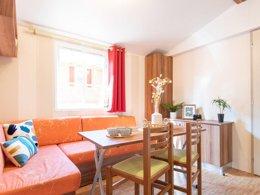 Camping Pas Cher vous présente avec son site Officiel campingpascher.fr, le Camping Club Plage Sud 4*- MS VACANCES classé 4 étoiles, situé sur la commune de Biscarrosse dans le département Landes (Aquitaine) en France. Le camping Club Plage Sud 4*- MS VACANCES, vous présente un hébergement de type mobil-home de 27 m² pour 4 personnes. Le camping Club Plage Sud 4*- MS VACANCES vous propose du sam. 19 septembre au sam. 26 septembre 2026, en promotion à -25% pour 7 nuits à 247,50 € au lieu de 330,0 € soit une Économie de 82,50 €. Cette location propose 108 dates différentes pour réserver votre séjour. Découvrez également les 24 autres gammes d'hébergements du camping. Les Avis clients pour le Camping Club Plage Sud 4*- MS VACANCES sont excellents avec une note moyenne de 8 sur 10. Piscine chauffée, Piscine extérieure, Animations familiales, Club ados, Club enfants, Aire de jeux enfants, Baby-foot, Court de padel en extérieur, Golf, Parcours sportif, Ping-pong, Piscine, Pétanque, Salle de fitness, Structure gonflable enfants, Terrain multisports, Tir à l’arc, Trampoline, Bar, Dépôt de pain, Snack/Bar,... En savoir plus : cliquez-ICI.