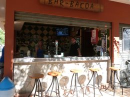 Camping Pas Cher vous présente avec son site Officiel campingpascher.fr, le Camping La Masia classé 3 étoiles, situé sur la commune de Blanes dans le département Gérone (Catalogne) en Espagne. Le camping La Masia, vous présente un hébergement de type mobil-home de 24 m² avec climatisation. Le camping La Masia vous proposeun séjour PAS CHER avec une REMISEdu sam. 25 avril au sam. 02 mai 2026, en promotion à -50% pour 7 nuits à 206,50 € au lieu de 413,0 € soit une Économie de 206,50 €. Cette location propose 109 dates différentes pour réserver votre séjour. Découvrez également les 15 autres gammes d'hébergements du camping. Les Avis clients pour le Camping La Masia sont excellents avec une note moyenne de 8 sur 10. Bassin enfant, Parc aquatique, Piscine couverte, Piscine extérieure, Animations familiales, Club enfants, Aire de jeux enfants, Baby-foot, Canoë-kayak, Centre équestre, Court de tennis, Golf, Ping-pong, Piscine, Plongée, Pétanque, Salle de fitness, Salle de jeux vidéo, Structure gonflable enfants, Surf, Terrain de beach-volley, Terrain de football, Terrain de volley-ball, Terrain multisports, Bar, Boulangerie, Dépôt de pain, Pizzeria, Plats à emporter, Restaurant, Snack/Bar, Supermarché, Épicerie,... En savoir plus : cliquez-ICI.