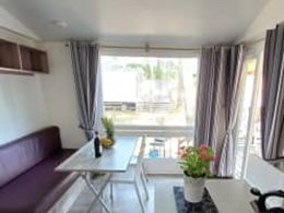 Camping Pas Cher vous présente avec son site Officiel campingpascher.fr, le Camping La Masia classé 3 étoiles, situé sur la commune de Blanes dans le département Gérone (Catalogne) en Espagne. Le camping La Masia, vous présente un hébergement de type chalet de 32 m² avec climatisation. Le camping La Masia vous proposeun séjour PAS CHER avec une REMISEdu sam. 25 avril au sam. 02 mai 2026, en promotion à -50% pour 7 nuits à 213,50 € au lieu de 427,0 € soit une Économie de 213,50 €. Cette location propose 125 dates différentes pour réserver votre séjour. Découvrez également les 15 autres gammes d'hébergements du camping. Les Avis clients pour le Camping La Masia sont excellents avec une note moyenne de 8 sur 10. Bassin enfant, Parc aquatique, Piscine couverte, Piscine extérieure, Animations familiales, Club enfants, Aire de jeux enfants, Baby-foot, Canoë-kayak, Centre équestre, Court de tennis, Golf, Ping-pong, Piscine, Plongée, Pétanque, Salle de fitness, Salle de jeux vidéo, Structure gonflable enfants, Surf, Terrain de beach-volley, Terrain de football, Terrain de volley-ball, Terrain multisports, Bar, Boulangerie, Dépôt de pain, Pizzeria, Plats à emporter, Restaurant, Snack/Bar, Supermarché, Épicerie,... En savoir plus : cliquez-ICI.