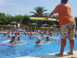 Camping Pas Cher vous présente avec son site Officiel campingpascher.fr, le Camping La Masia classé 3 étoiles, situé sur la commune de Blanes dans le département Gérone (Catalogne) en Espagne. Le camping La Masia, vous présente un hébergement de type mobil-home de 40 m² avec climatisation. Le camping La Masia vous proposeun séjour PAS CHER avec une REMISEdu vendredi 24 avril au vendredi 01 mai 2026, en promotion à -50% pour 7 nuits à 251 € au lieu de 502,0 € soit une Économie de 251 €. Cette location propose 21 dates différentes pour réserver votre séjour. Découvrez également les 15 autres gammes d'hébergements du camping. Les Avis clients pour le Camping La Masia sont excellents avec une note moyenne de 8 sur 10. Bassin enfant, Parc aquatique, Piscine couverte, Piscine extérieure, Animations familiales, Club enfants, Aire de jeux enfants, Baby-foot, Canoë-kayak, Centre équestre, Court de tennis, Golf, Ping-pong, Piscine, Plongée, Pétanque, Salle de fitness, Salle de jeux vidéo, Structure gonflable enfants, Surf, Terrain de beach-volley, Terrain de football, Terrain de volley-ball, Terrain multisports, Bar, Boulangerie, Dépôt de pain, Pizzeria, Plats à emporter, Restaurant, Snack/Bar, Supermarché, Épicerie,... En savoir plus : cliquez-ICI.