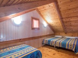 Camping Pas Cher vous présente avec son site Officiel campingpascher.fr, le Camping Solmar classé 2 étoiles, situé sur la commune de Blanes dans le département Gérone (Catalogne) en Espagne. Le camping Solmar, vous présente un hébergement de type chalet de 35 m² et télévision. Le camping Solmar vous proposeun séjour PAS CHER avec une REMISEdu sam. 28 mars au sam. 04 avril 2026, en promotion à -45% pour 7 nuits à 354 € au lieu de 644,0 € soit une Économie de 290 €. Cette location propose 158 dates différentes pour réserver votre séjour. Découvrez également les 4 autres gammes d'hébergements du camping. Les Avis clients pour le Camping Solmar sont de 7 sur 10. Piscine extérieure, Club enfants, Aire de jeux enfants, Baby-foot, Court de tennis, Ping-pong, Piscine, Pétanque, Terrain de basketball, Terrain de football, Terrain de volley-ball, Bar, Pizzeria, Plats à emporter, Snack/Bar, Supermarché,... En savoir plus : cliquez-ICI.