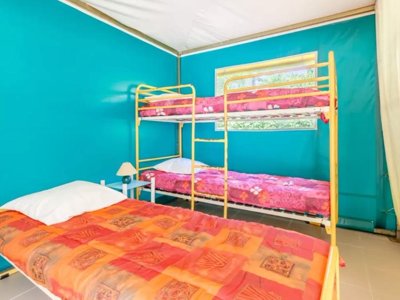Cliquez pour découvrir toutes les photos de l'HÉBERGEMENT ! bungalow toilé - Le Bois Joli photo 5