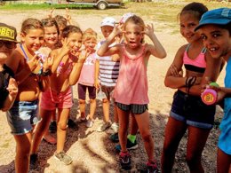 Camping Pas Cher vous présente avec son site Officiel campingpascher.fr, le Camping Campo Di Liccia classé 3 étoiles, situé sur la commune de Bonifacio dans le département Corse Du Sud (Corse) en France. Le camping Campo Di Liccia, vous présente un hébergement de type bungalow toilé de 17 m² avec climatisation. Le camping Campo Di Liccia vous propose du sam. 04 avril au sam. 11 avril 2026 pour 7 nuits à 220€. Cette location propose 163 dates différentes pour réserver votre séjour. Découvrez également les 14 autres gammes d'hébergements du camping. Les Avis clients pour le Camping Campo Di Liccia sont excellents avec une note moyenne de 8 sur 10. LacMer, Piscine extérieure, Animations familiales, Club enfants, Aire de jeux enfants, Canoë-kayak, Centre équestre, Golf, Parcours sportif, Ping-pong, Piscine, Plongée, Pétanque, Randonnée, Surf, Terrain de volley-ball, Bar, Dépôt de pain, Pizzeria, Plats à emporter, Snack/Bar, Épicerie,... En savoir plus : cliquez-ICI.