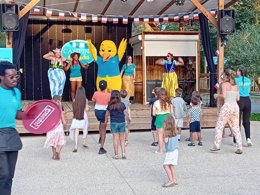 Camping Pas Cher vous présente avec son site Officiel campingpascher.fr, le Camping Domaine De Gaujac - Paradis classé 4 étoiles, situé sur la commune de Boisset Et Gaujac dans le département Gard (Languedoc Roussillon) en France. Le camping Domaine De Gaujac - Paradis, vous présente un hébergement de type mobil-home de 23 m² pour 4 personnes. Le camping Domaine De Gaujac - Paradis vous propose du dimanche 06 septembre au dimanche 13 septembre 2026, en promotion à -21% pour 7 nuits à 154 € au lieu de 196,0 € soit une Économie de 42 €. Cette location propose 19 dates différentes pour réserver votre séjour. Découvrez également les 16 autres gammes d'hébergements du camping. Les Avis clients pour le Camping Domaine De Gaujac - Paradis sont excellents avec une note moyenne de 8 sur 10. Rivière, Piscine chauffée, Piscine extérieure, Animations familiales, Club enfants, Aire de jeux enfants, Centre équestre, Court de tennis, Golf, Ping-pong, Pétanque, Randonnée, Terrain de volley-ball, Bar, Dépôt de pain, Snack/Bar,... En savoir plus : cliquez-ICI.