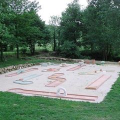 Camping Pas Cher vous présente avec son site Officiel campingpascher.fr, le Établissement De La Vallée Du Doux, situé sur la commune de Boucieu Le Roi dans le département Ardeche (Rhône Alpes) en France. L'établissement De La Vallée Du Doux vous propose un hébergement de type mobilhome de 25 m². L'établissement vous propose 8 autres types d'hébergements. Découvrez tous nos séjours à petits prix dans la commune et aux alentours de Boucieu Le Roi du département : Ardeche (Rhône Alpes).... En savoir plus : cliquez-ICI.