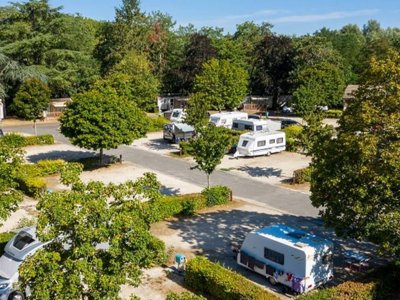 Cliquez pour découvrir toutes les photos de l'ÉTABLISSEMENT ! camping De Bourges photo 14