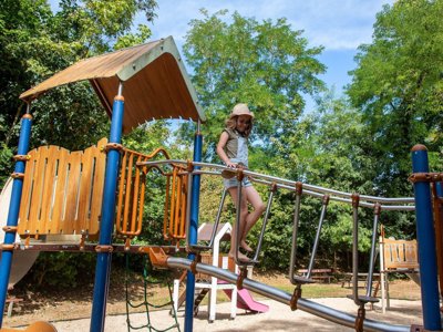 Cliquez pour découvrir toutes les photos de l'ÉTABLISSEMENT ! camping De Bourges photo 6