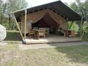 Cliquez pour découvrir toutes les photos de l'HÉBERGEMENT ! bungalow toilé - camping Flower Le Martinet Rouge photo 7