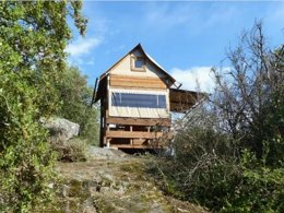 Camping Pas Cher vous présente avec son site Officiel campingpascher.fr, le Camping Flower Le Martinet Rouge classé 3 étoiles, situé sur la commune de Brousses Et Villaret dans le département Aude (Languedoc Roussillon) en France. Le camping Flower Le Martinet Rouge, vous présente un hébergement de type tente en toile et bois. Le camping Flower Le Martinet Rouge vous propose du mardi 28 avril au mardi 05 mai 2026 pour 7 nuits à 281€. Cette location propose 113 dates différentes pour réserver votre séjour. Découvrez également les 12 autres gammes d'hébergements du camping. Piscine extérieure, Animation enfants, Aire de jeux enfants, Baby-foot, Canoë-kayak, Cyclisme, Golf, Ping-pong, Piscine, Randonnée, Terrain multisports, Bar, Dépôt de pain, Plats à emporter, Snack/Bar, Supermarché, Épicerie,... En savoir plus : cliquez-ICI.