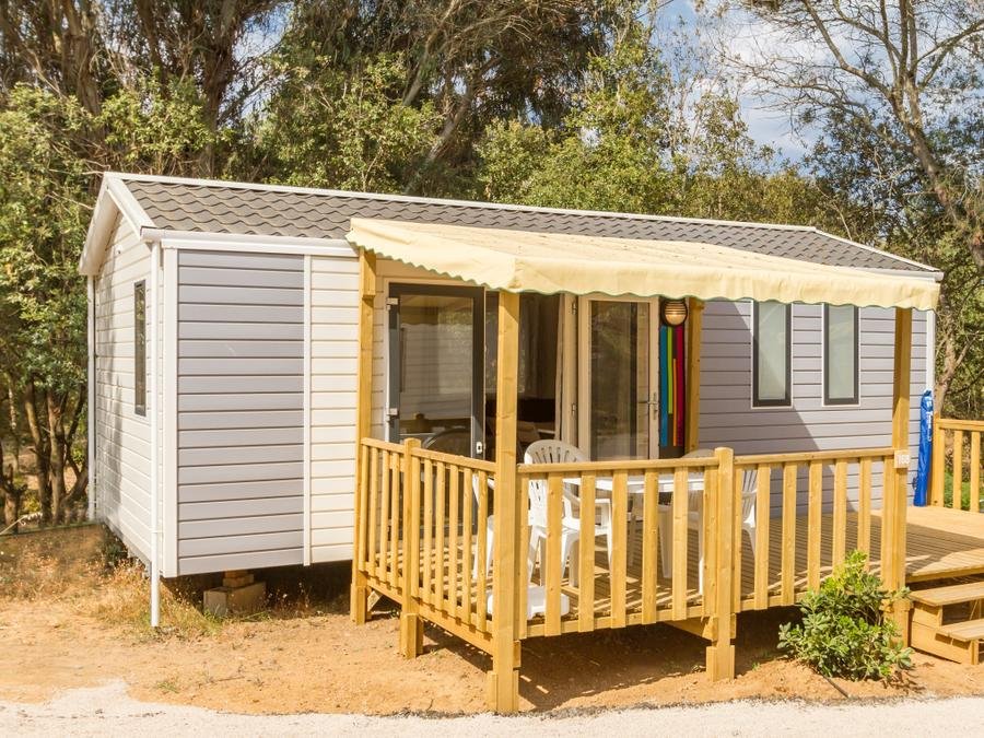 Camping Pas Cher vous présente avec son site Officiel campingpascher.fr, le Camping Lacasa classé 4 étoiles, situé sur la commune de Calcatoggio dans le département Corse Du Sud (Corse) en France. Le camping Lacasa, vous présente un hébergement de type mobil-home de 28 m² avec climatisation. Le camping Lacasa vous proposeun séjour PAS CHER avec une REMISEdu sam. 20 juin au sam. 27 juin 2026, en promotion à -30% pour 7 nuits à 619 € au lieu de 889,0 € soit une Économie de 270 €. Cette location propose 10 dates différentes pour réserver votre séjour. Découvrez également les 7 autres gammes d'hébergements du camping. Les Avis clients pour le Camping Lacasa sont excellents avec une note moyenne de 8 sur 10. MerÉtang, Piscine chauffée, Piscine extérieure, Animations familiales, Club enfants, Aire de jeux enfants, Canoë-kayak, Centre équestre, Golf, Ping-pong, Plongée, Pétanque, Terrain de beach-volley, Terrain de football, Bar, Dépôt de pain, Plats à emporter, Restaurant, Épicerie,... En savoir plus : cliquez-ICI.
