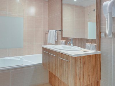 Cliquez pour découvrir toutes les photos de l'HÉBERGEMENT ! appartement - Le Domaine De Camiole - Vacancéole photo 3