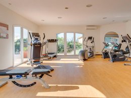 Camping Pas Cher vous présente avec son site Officiel campingpascher.fr, la Résidence Le Domaine De Camiole - Vacancéole classé 4 étoiles, située sur la commune de Callian dans le département Var (Provence Alpes Côte D'azur) en France. La résidence Le Domaine De Camiole - Vacancéole, vous présente un hébergement de type appartement de 40 m² pour 8 personnes avec climatisation et télévision. La résidence Le Domaine De Camiole - Vacancéole vous proposeun séjour PAS CHER avec une REMISEdu sam. 19 septembre au sam. 26 septembre 2026, en promotion à -33% pour 7 nuits à 417,60 € au lieu de 628,92 € soit une Économie de 211,32 €. Cette location propose 127 dates différentes pour réserver votre séjour. Découvrez également les 9 autres gammes d'hébergements de la résidence. Les Avis clients pour la Résidence Le Domaine De Camiole - Vacancéole sont excellents avec une note moyenne de 8 sur 10. Lac, Club enfants, Canoë-kayak, Plongée, Pédalo, Pétanque, Randonnée, Structure gonflable enfants, Voile, Bar, Snack/Bar,... En savoir plus : cliquez-ICI.